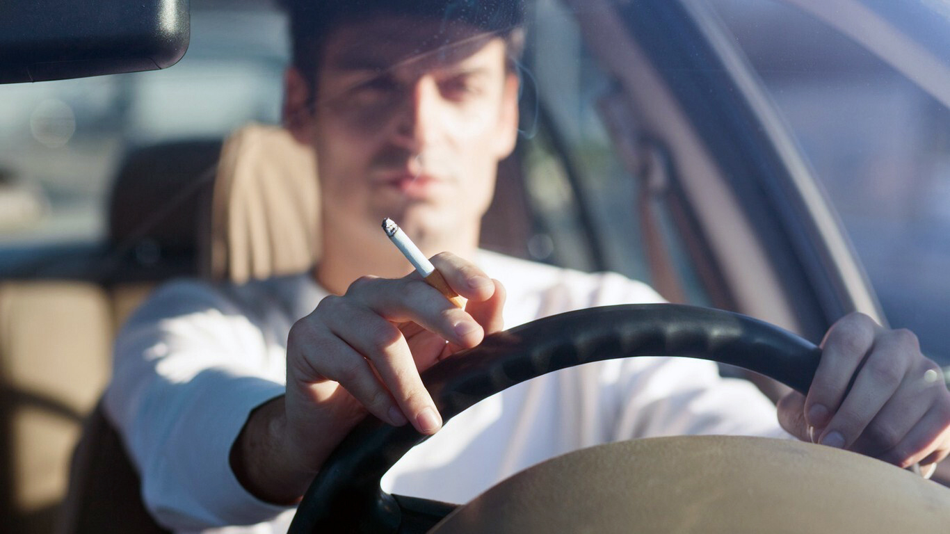 Zigarette Aus Auto Werfen