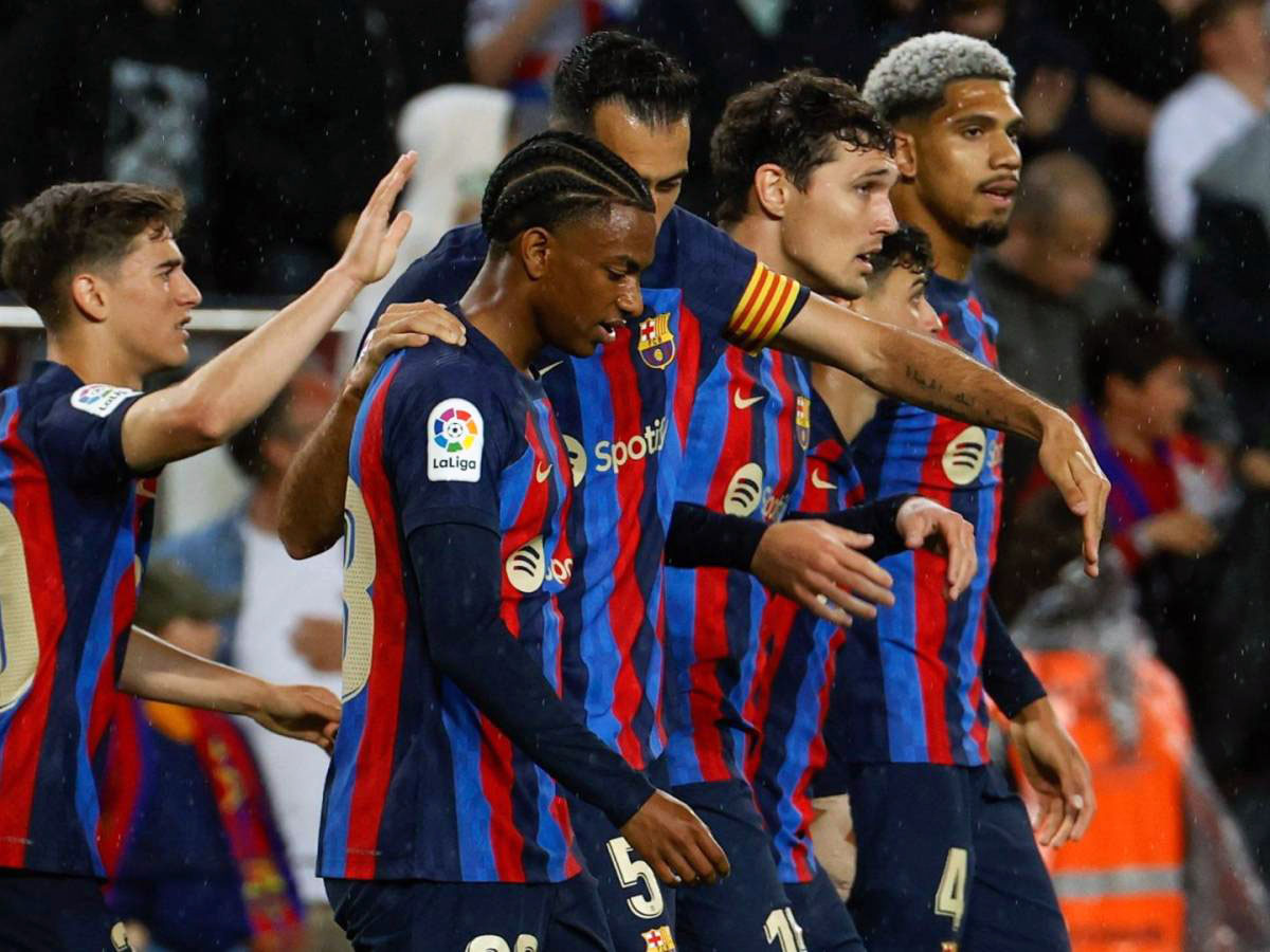Read more about the article FC Barcelona droht Ausschluss aus der Champions League